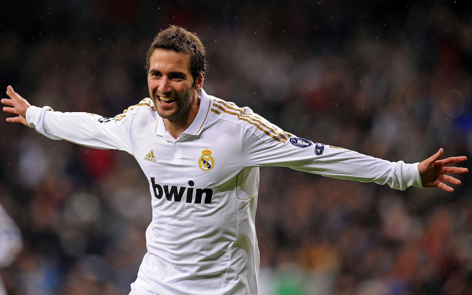 球员参与公益募捐活动 支援灾区重建，球员赞助